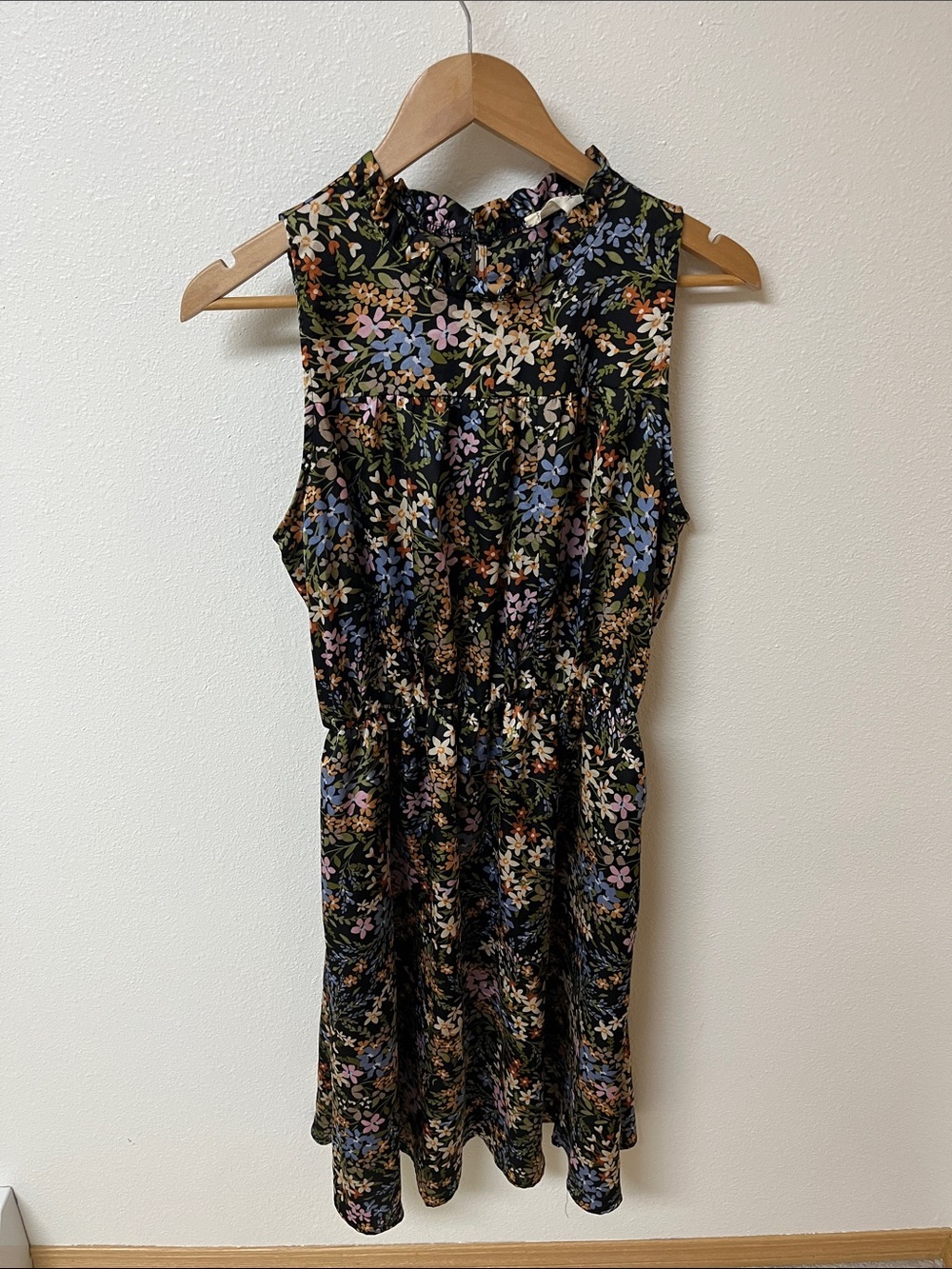 Betsy’s Boutique Shop Sleeveless Black Floral Midi Dress women’s size M